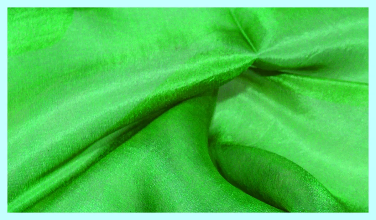 Filges Plant-dyed Hemmed Silk 92x92 cm - Green