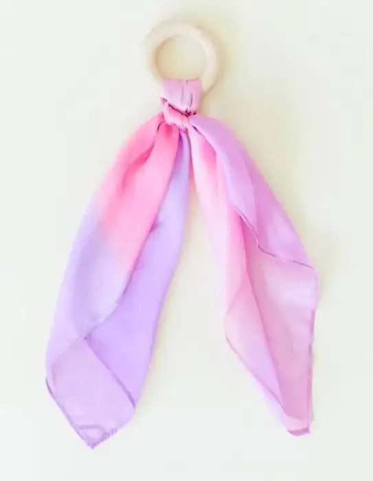 Sarah's Silks košļājamais gredzens - ziediņš